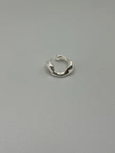 Load image into Gallery viewer, Drop 2 ear cuff