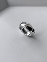 Load image into Gallery viewer, O.A. Craters Thin Band