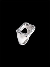 Load image into Gallery viewer, Square Signet ring