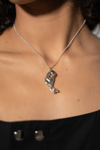 Load image into Gallery viewer, FALLOS pendant