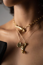 Load image into Gallery viewer, SPIRA bar pendant