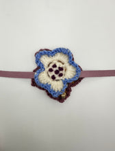 Load image into Gallery viewer, Knitted flower collars