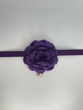 Load image into Gallery viewer, Knitted flower collars