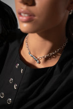 Load image into Gallery viewer, SPIRA bar pendant