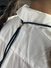 Load image into Gallery viewer, Flower string choker (DROP 2)
