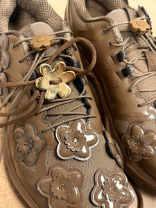 Shoelace flowers