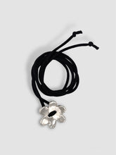 Load image into Gallery viewer, 3D Flower Choker
