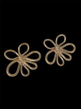 Load image into Gallery viewer, 3D Big Flower Earrings
