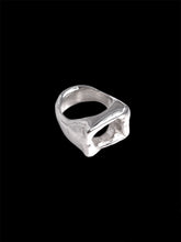 Load image into Gallery viewer, Square Signet ring
