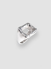 Load image into Gallery viewer, Square Signet ring
