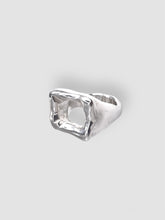 Load image into Gallery viewer, Square Signet ring
