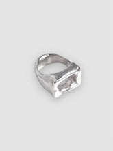 Load image into Gallery viewer, Square Signet ring
