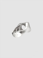 Load image into Gallery viewer, Square Signet ring
