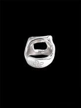 Load image into Gallery viewer, Square Signet ring
