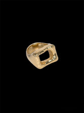 Load image into Gallery viewer, Square Signet ring
