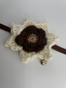 Knitted flower collars