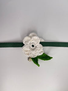 Knitted flower collars