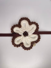 Load image into Gallery viewer, Knitted flower collars
